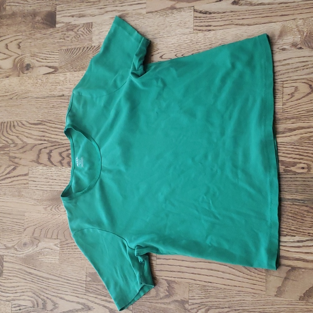 (PS) ALIA Petites Casual Classic Solid Color Minimalist Holiday Crew Neck